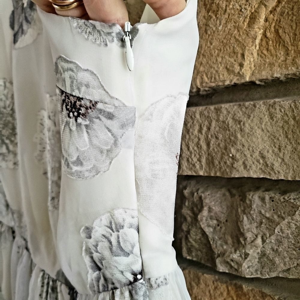 love...ady White & Silver Sleeveless Floral Frock - Picture 6 of 6